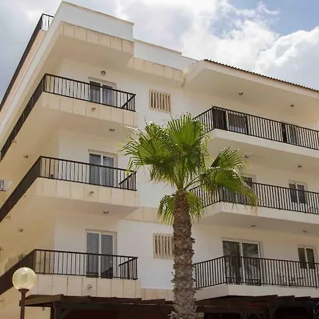 Hotel Apts. Charly's Can Picafort (Mallorca)